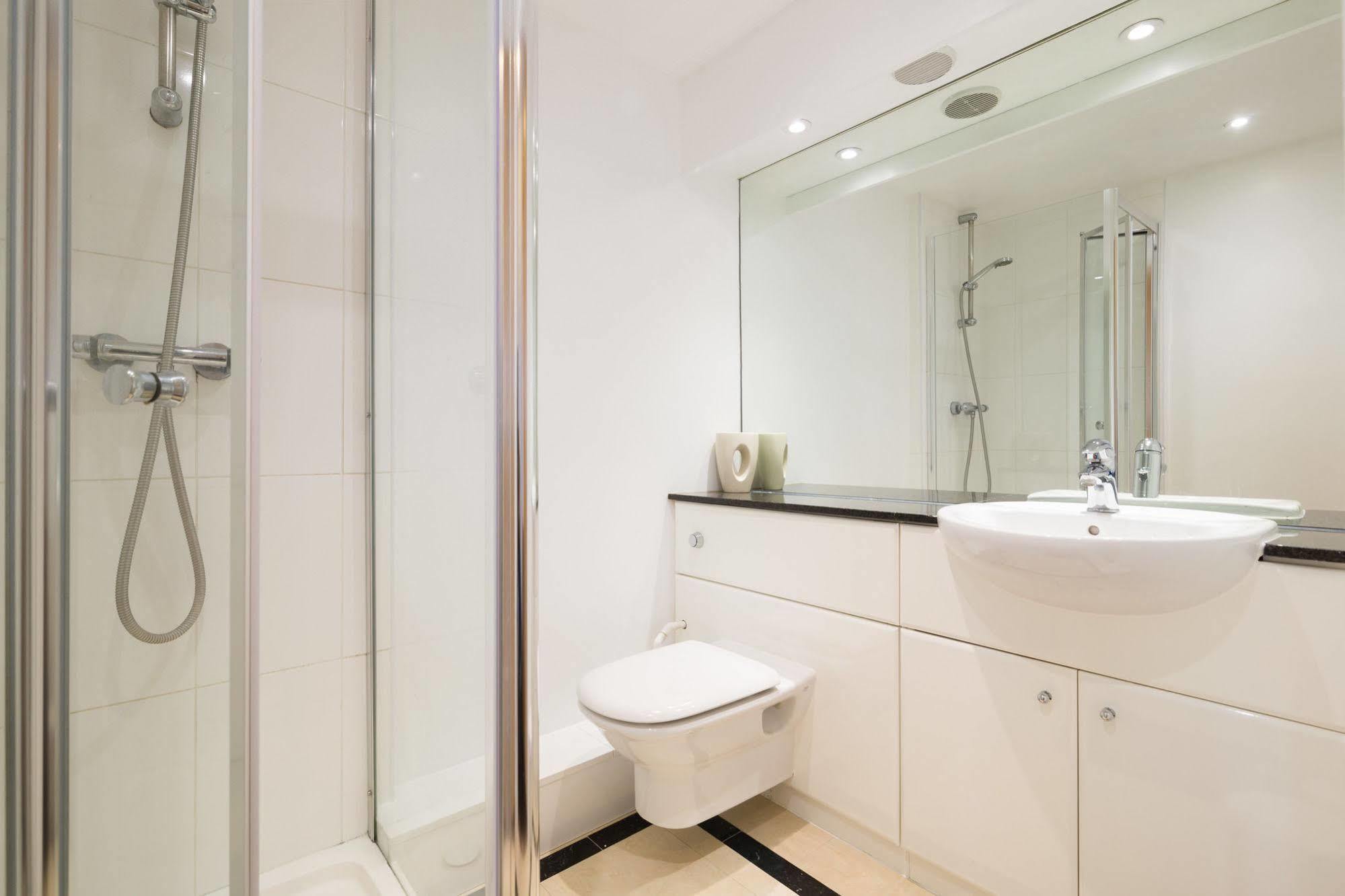 לונדון Seagull Lane Serviced Apartment מראה חיצוני תמונה
